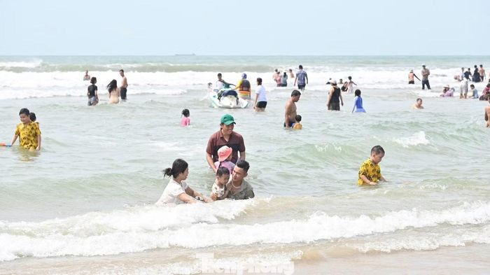 Theo báo cáo của Trung tâm cung ứng Dịch vụ công phường Vũng Tàu, ba ngày đầu kỳ nghỉ Quốc khánh 2/9, Bãi Sau ghi nhận khoảng 119.000 lượt khách tắm biển, trong đó riêng ngày 31/8 có khoảng 48.000 lượt khách. Lực lượng cứu hộ đã cứu hai người gặp nạn khi tắm biển và phối hợp tìm kiếm, giao trả 15 trẻ đi lạc về với gia đình.
