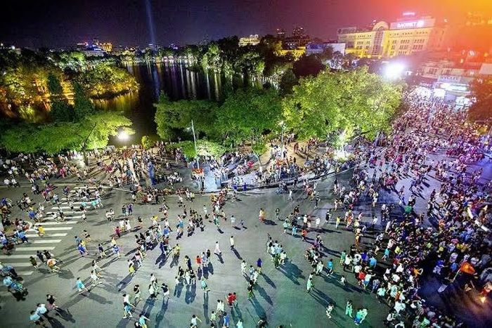 Khu vực quanh hồ Hoàn Kiếm dự kiến sẽ thu hút đông đảo khách tới tham quan, thường thức nghệ thuật.