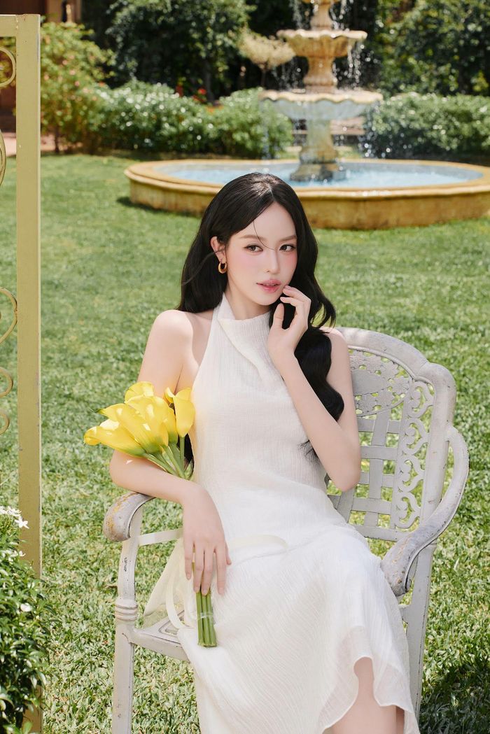 Hoa hậu Thanh Thủy thanh lịch.
