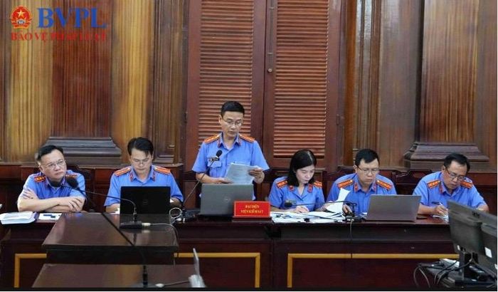 Kiểm sát viên đề nghị mức án cho các bị cáo tại phiên tòa VN10.