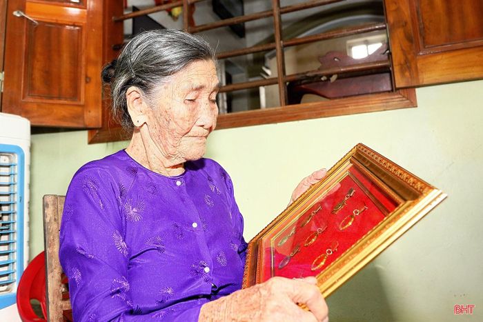 Với đảng viên lão thành Võ Thị Út, được đứng trong hàng ngũ của Đảng không chỉ là niềm vinh dự mà còn là trách nhiệm với quê hương, Nhân dân