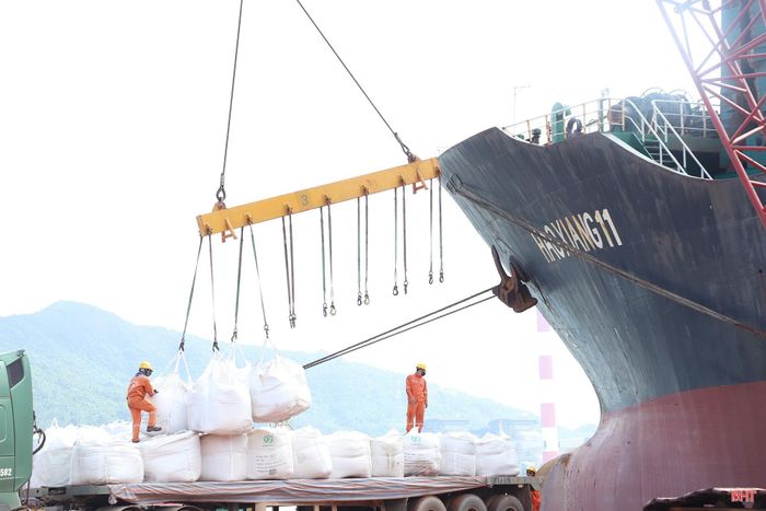 Công ty CP Cảng quốc tế Lào - Việt nỗ lực hoàn thành vượt kế hoạch sản lượng 5,6 triệu tấn trong năm 2026.