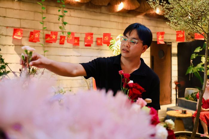 Tôi dự định xây dựng một không gian trải nghiệm cắm hoa tại Hà Tĩnh. Tôi mong nơi đây không chỉ dành cho những người đã biết về hoa mà cả những ai muốn thử sức với công việc này từ những bước đầu tiên.