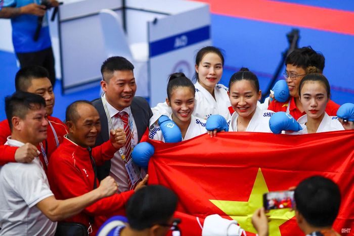 "Bông hồng thép" Hoàng Thị Mỹ Tâm ăn mừng chiến thắng tại SEA Games 33.