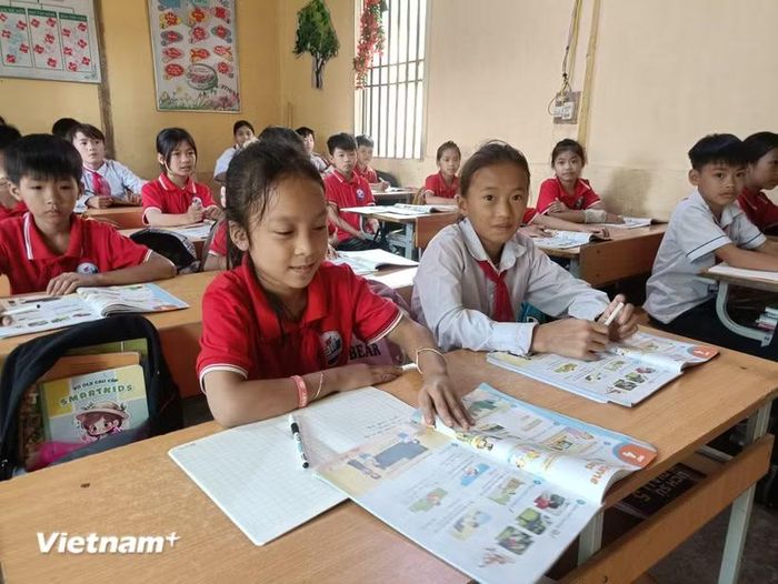 Học sinh Lào Cai và niềm vui năm học mới. (Ảnh: Phạm Mai/Vietnam+)