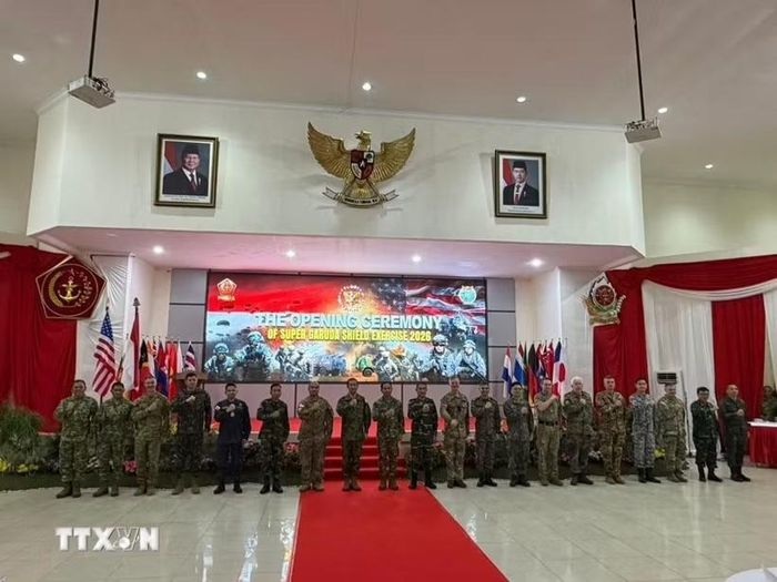 Đại diện các quốc gia tham dự Diễn tập Super Garuda Shield 2026. (Ảnh: Minh Thái/TTXVN)