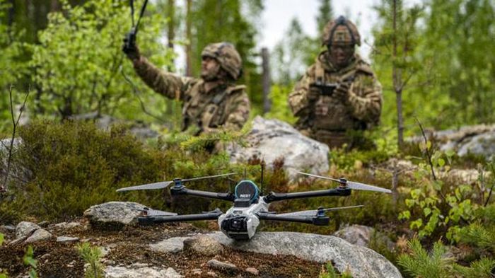 Một chiếc drone Anduril Bolt được nhìn thấy trong cuộc tập trận Northern Star ở một khu vực của Phần Lan gần biên giới với Nga, ngày 25/5/2026. Ảnh: Getty