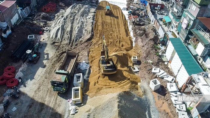 Ông Trương Lâm Bình - Phó Tổng Giám đốc Công ty Cổ phần Đầu tư phát triển quốc gia cho biết, việc thi công trong dịp nghỉ lễ sẽ gặp không ít khó khăn về nhân lực. 
