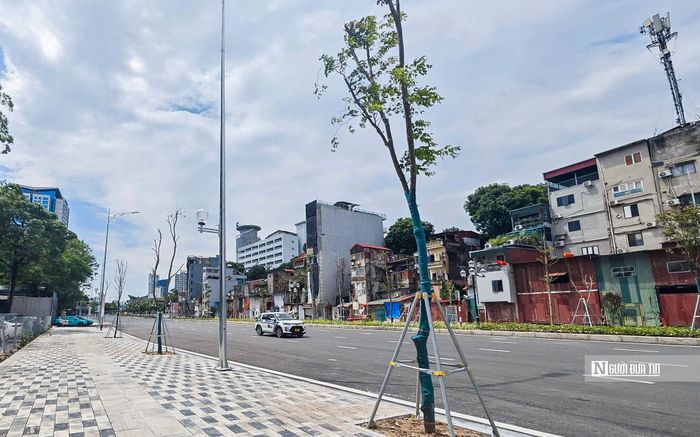 Thời điểm hiện tại, nhà thầu đã cơ bản hoàn thành các hạng mục như: Thảm nhựa mặt đường, sơn kẻ vạch, trồng cây xanh, chiếu sáng...