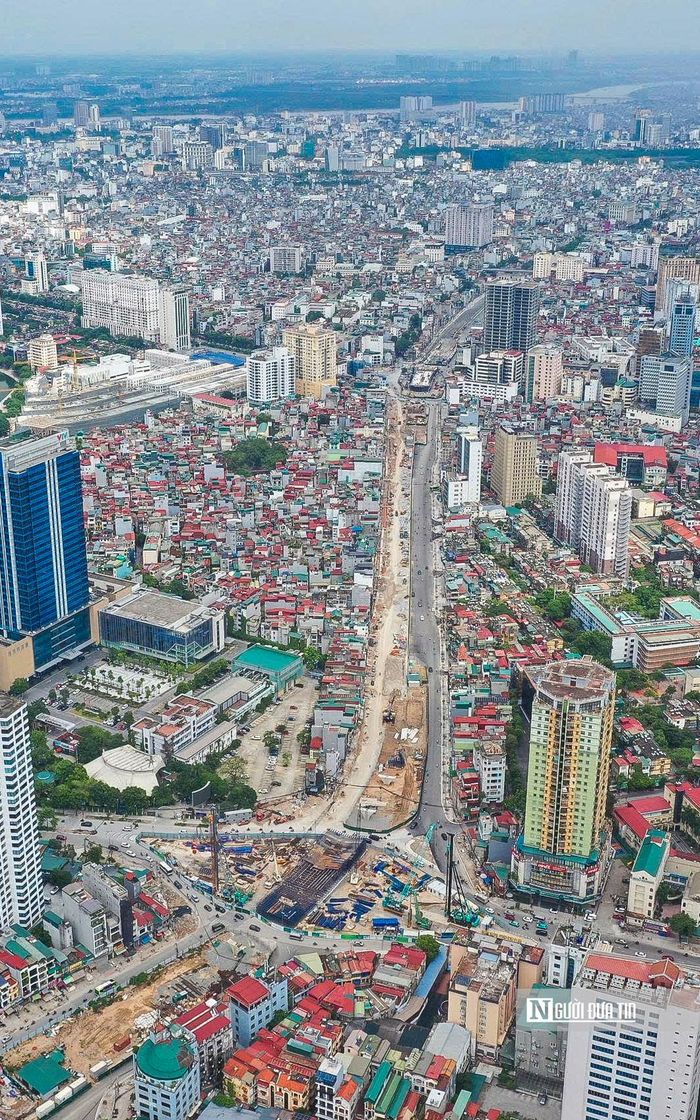 Với mặt cắt rộng, tuyến đường được tổ chức 8 làn xe, tạo thêm không gian lưu thông và tăng khả năng kết nối giữa các khu vực trên trục Vành đai 1.