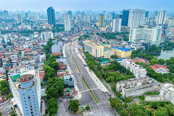 Tuyến đường dài khoảng 2.274m, mặt cắt ngang 50m, điểm đầu tại nút giao Cát Linh - La Thành - Yên Lãng (Hoàng Cầu), điểm cuối tại nút giao Voi Phục.