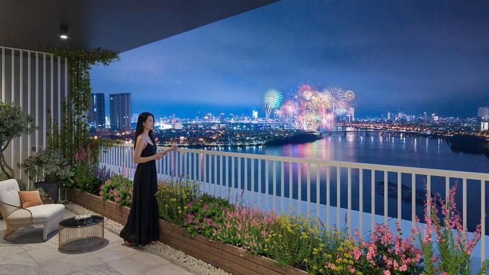 Từ ban công penthouse S-Light Tower, chủ nhân có thể thu trọn vào tầm mắt những màn trình diễn rực rỡ của Lễ hội pháo hoa quốc tế DIFF. Ảnh minh họa: Sun Property.