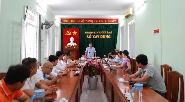 Nhận được phản ánh của du khách, Sở Xây dựng tỉnh Gia Lai tổ chức cuộc họp ngay trong kỳ nghỉ lễ Quốc khánh để xử lý phản ánh, đồng thời chấn chỉnh hoạt động vận tải bằng xe taxi, xe hợp đồng trên địa bàn tỉnh.