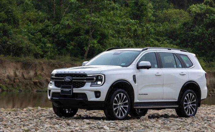 Tính chung 7 tháng đầu năm, phân khúc SUV 7 chỗ đạt 8.095 xe, trong đó riêng Ford Everest dẫn đầu với 6.950 xe, chiếm gần 86% thị phần.