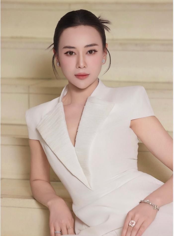 Diễn viên Phương Oanh.