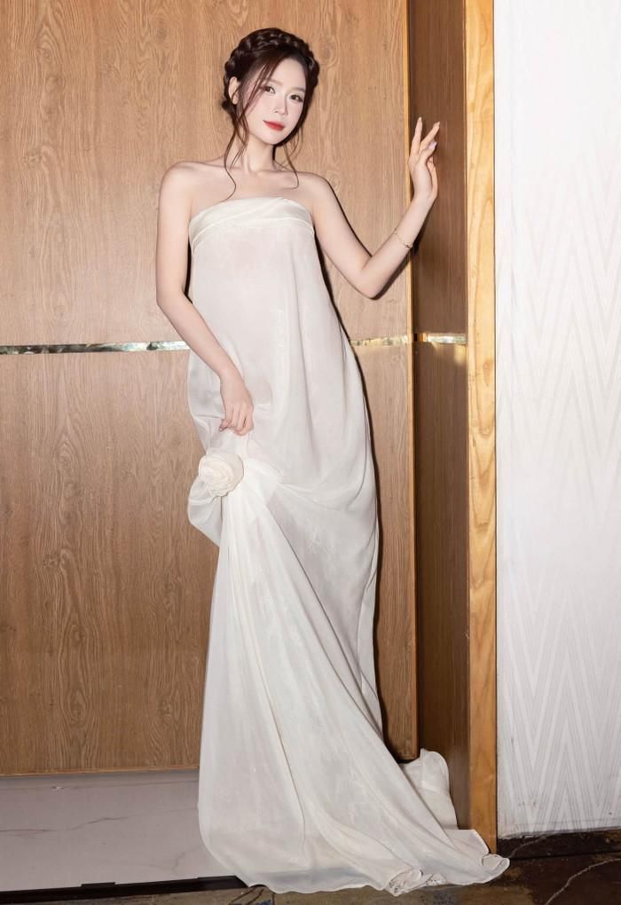 Thay vì thường xuyên chia sẻ những câu chuyện quá riêng tư, Sam lựa chọn lưu giữ và hé lộ những khoảnh khắc giản dị trong cuộc sống gia đình. Ảnh: FBNV