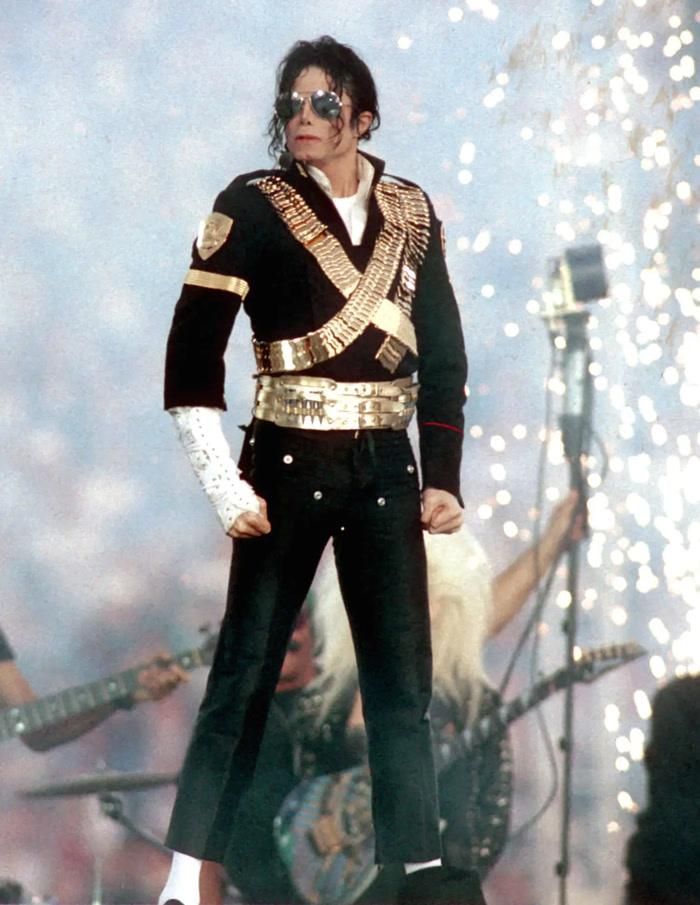 Michael Jackson có ba người con gồm Prince, Paris (28 tuổi) và Bigi (24 tuổi). 