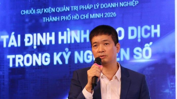 Ông Phan Đức Trung, Chủ tịch Hiệp hội Blockchain và Tài sản số Việt Nam (VBA) chia sẻ tại Hội nghị “Chuyển đổi số trong giao dịch tài chính: Thuận lợi dòng vốn hay phức tạp tranh chấp”. Ảnh: Xuân Ngọc