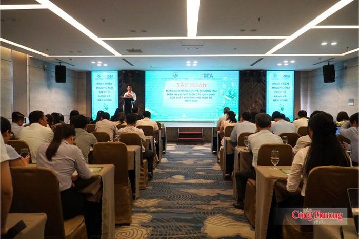 Cục Thương mại điện tử và Kinh tế số (Bộ Công Thương) phối hợp Sở Công Thương TP. Đà Nẵng tổ chức Hội nghị tập huấn nâng cao năng lực thương mại điện tử và phổ biến các quy định của Luật Thương mại điện tử.