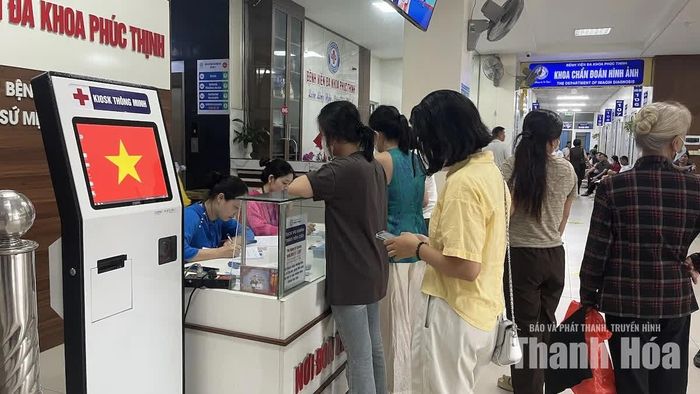 Bệnh viện đa khoa Phúc Thịnh vẫn tiếp đón lượng lớn bệnh nhân trong dịp nghỉ lễ.