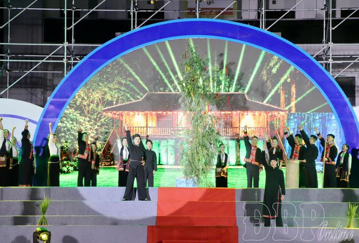 Show diễn thực cảnh “Huyền tích U Va”.