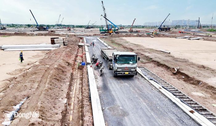 Thi công xây dựng dự án khu đô thị tại phường Long Hưng, thành phố Đồng Nai.