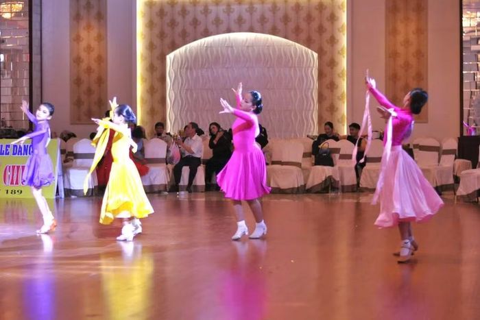  Giải thu hút nhiều VĐV trẻ tham gia tranh tài ở nhiều nội dung hấp dẫn. Ảnh: R.H 