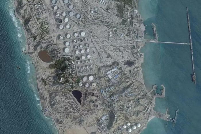  Đảo Kharg là trung tâm dầu mỏ của Iran. Ảnh: Reuters 