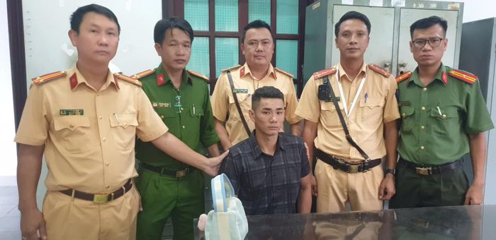Đối tượng Huỳnh Bá Lộc tại cơ quan công an.