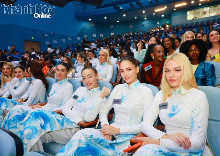 Hầu hết thí sinh Miss World 2026 diện áo dài của Việt Nam để dự sự kiện.