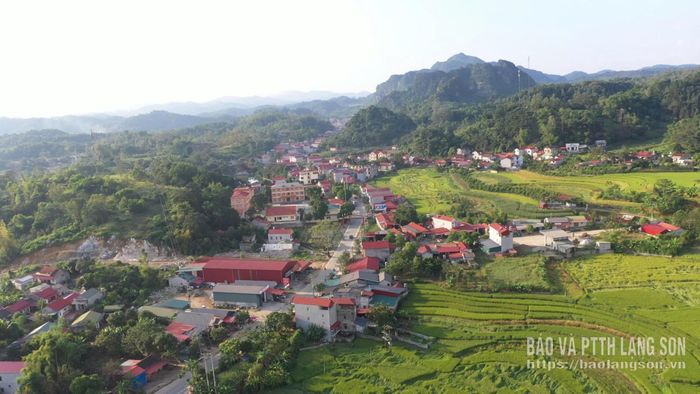 Đoạn tuyến quốc lộ 4A đi qua trung tâm xã Na Sầm hiện nay