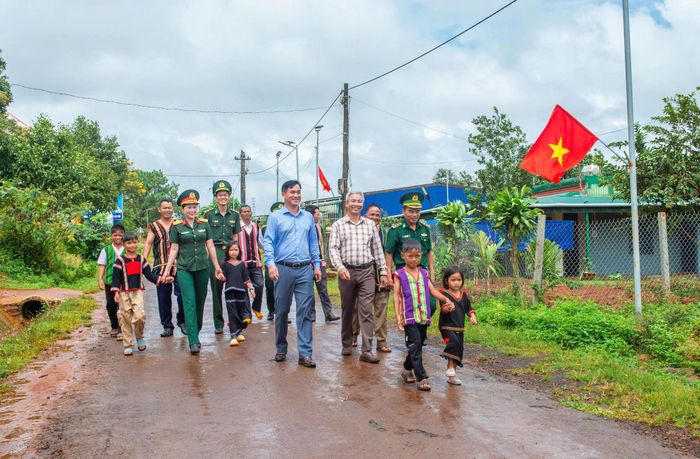 Niềm vui của chính quyền địa phương, quân và dân nơi biên cương Tổ quốc mừng kỷ niệm 81 năm Quốc khánh 2/9