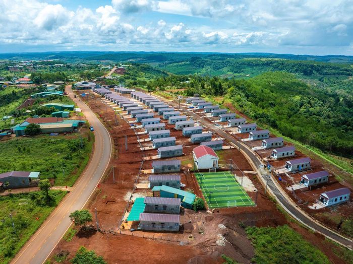 60 căn nhà mới đã hoàn thiện trong Dự án Điểm dân cư liền kề Chốt dân quân biên giới tại xã Quảng Trực