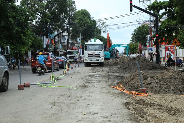 Việc bảo đảm môi trường sạch sẽ trong quá trình thi công cũng giúp tạo ấn tượng đẹp đối với du khách khi đi du lịch ở phía Đông Lâm Đồng