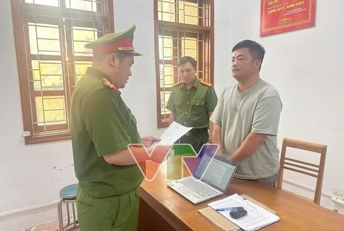 Vũ Hoàng Hải tại cơ quan công an. (Ảnh chụp từ VTV)