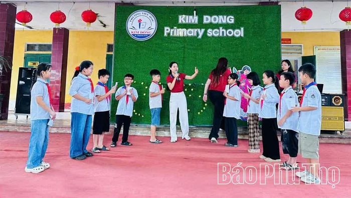 Sân chơi tiếng Anh tại điểm Kim Đồng - Trường Tiểu học Lập Thạch.