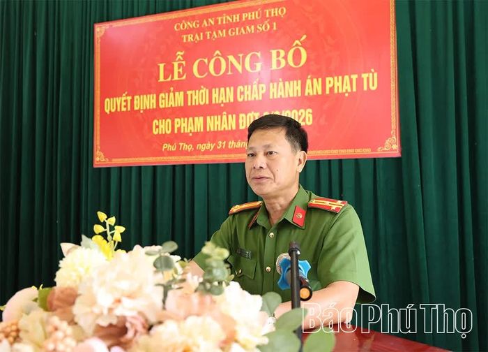 Phó Giám thị Trại Tạm giam số 1 Lê Quốc Văn phát biểu tại buổi lễ. 