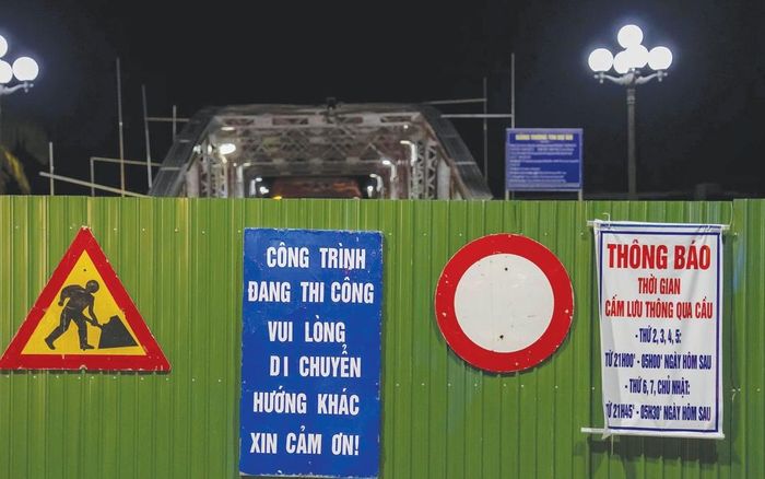 Phục vụ công tác tu sửa, việc chặn đường qua cầu sẽ diễn ra từ 21 giờ đến 5 giờ sáng hôm sau.