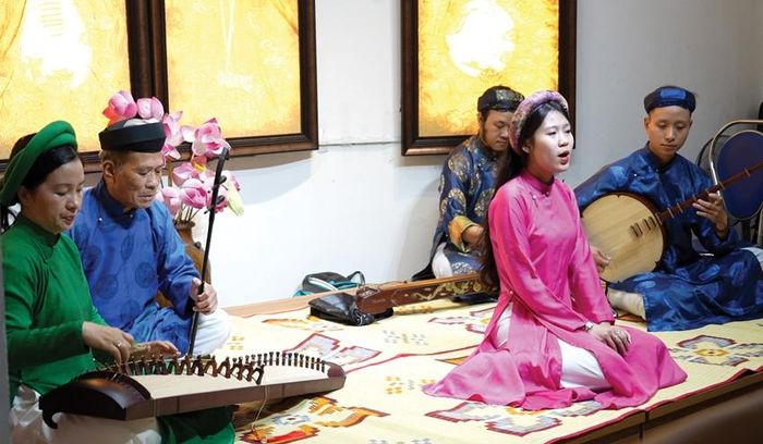 Ca Huế thính phòng. Ảnh: Việt Lê 