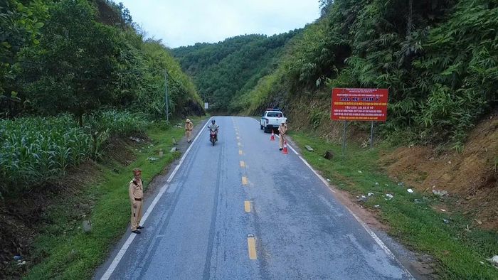 Những ca tuần tra cán bộ chiến sĩ CSGT đường bộ số 5, trên những cung đường đèo kỳ nghỉ lễ 2/9.