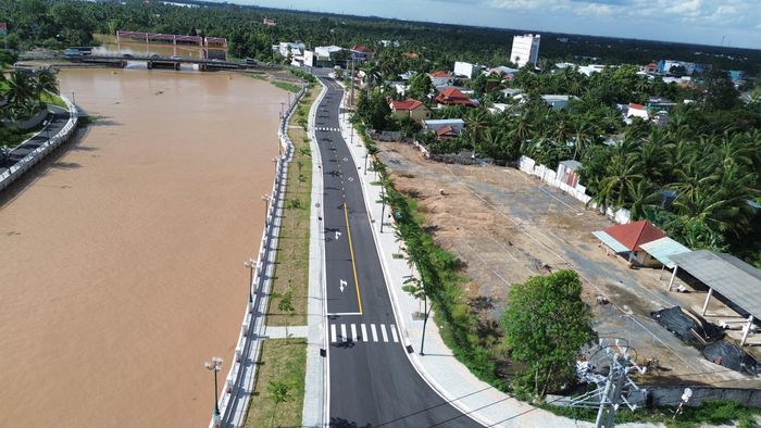 Tháng 8/2025, tỉnh Đồng Tháp tiếp tục khởi công phân đoạn 2, từ đường Lê Việt Thắng (giáp đoạn 1) đến cầu Thạnh Trị và đoạn từ Khu đô thị Đông Bắc đến cầu Nguyễn Trãi. Theo kế hoạch, toàn bộ công trình đường giao thông và bờ kè sẽ hoàn thành, kết nối đồng bộ toàn tuyến vào đầu năm 2027.