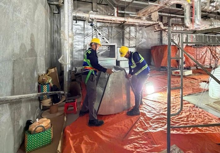 Nhiều hạng mục tại sân bay được tăng ca trong dịp lễ.