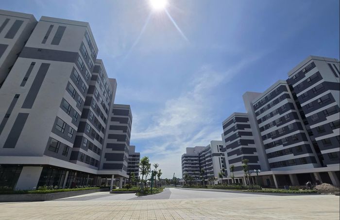 Việc bán, cho thuê, cho thuê mua nhà ở xã hội theo quy định của Luật Nhà ở thuộc đối tượng áp dụng thuế suất thuế giá trị gia tăng 5%. Ảnh: Tâm Vũ.