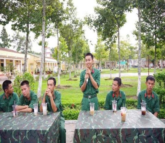 Một chiến sĩ chia sẻ tâm tư tại “Cà phê sáng đồng đội”