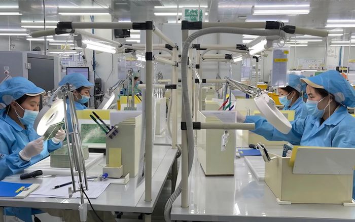 Quy định về nguyên tắc trả lương (người sử dụng lao động phải trả lương trực tiếp, đầy đủ, đúng hạn cho người lao động theo hợp đồng đã thỏa thuận).