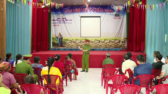 Tuyên truyền, vận động là cách tạo nên “sức đề kháng” từ bên trong cộng đồng trước tà đạo.