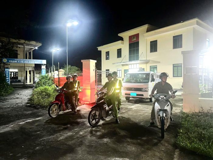  Lực lượng Công an xã tăng cường công tác tuần tra bảo đảm ANTT, nhất là vào thời điểm buổi tối. 