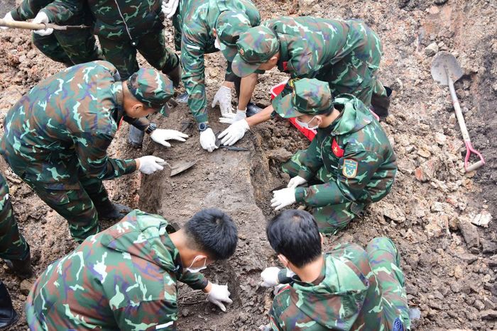 Trong ngày 31/8, lực lượng tìm kiếm đã phát hiện, quy tập 15 bộ hài cốt liệt sĩ (1 bộ có di vật) tại Khu B.