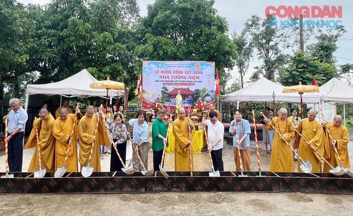 Lễ hưng công xây dựng nhà tưởng niệm anh linh liệt sĩ nhà báo cách mạng Việt Nam. Ảnh: Quốc Huy