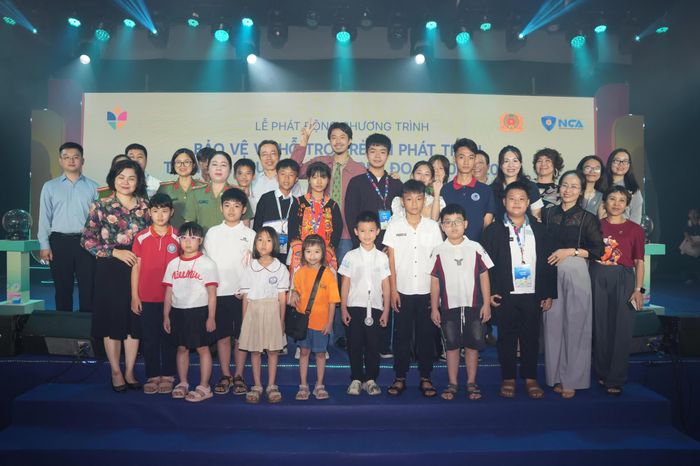 Trang bị kỹ năng số và kỹ năng tự bảo vệ là giải pháp căn cơ để giúp trẻ em vững bước trong tương lai số.